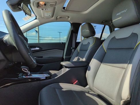 New 2026 Chevrolet Trax ACTIV w/ Sunroof Package FWD image 14