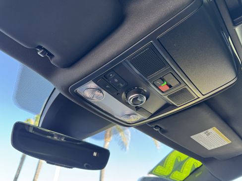 Used 2022 Volkswagen Passat 2.0T R-Line image 32