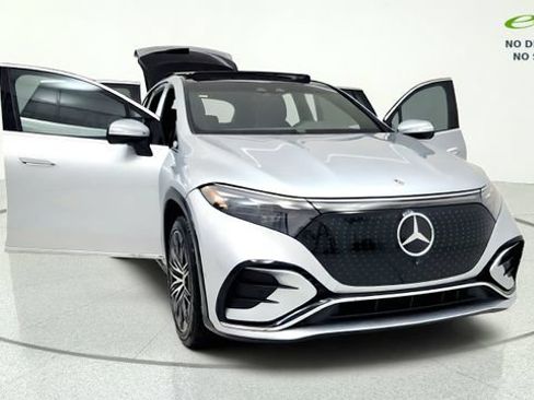 Used 2023 Mercedes-Benz EQS 580 4MATIC SUV image 12