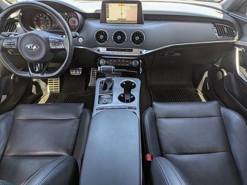 Used 2020 Kia Stinger GT1 image 11