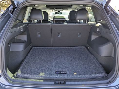 New 2026 Volkswagen Tiguan SE R-Line FWD image 13