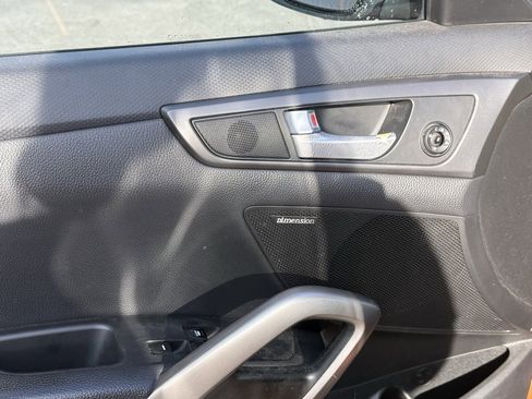 Used 2014 Hyundai Veloster Turbo image 9