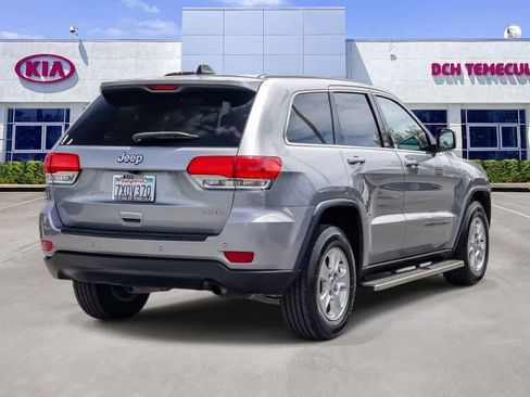 Used 2017 Jeep Grand Cherokee Laredo RWD image 4