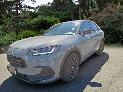 Certified 2025 Honda HR-V Sport image 11