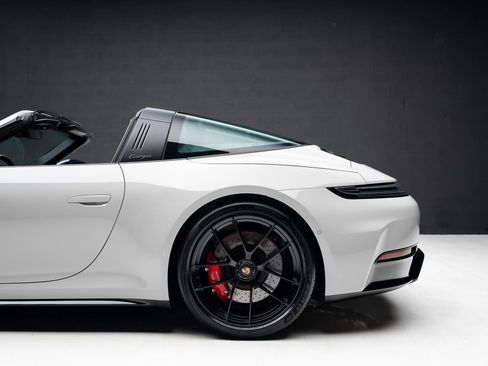 Used 2025 Porsche 911 Targa 4 GTS w/ Premium Package image 21