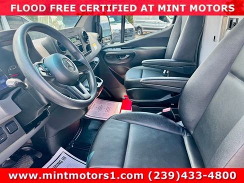 Used 2021 Mercedes-Benz Sprinter 4500 w/ Dashboard Charging Package image 45