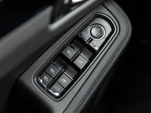 New 2026 Porsche Macan S image 19