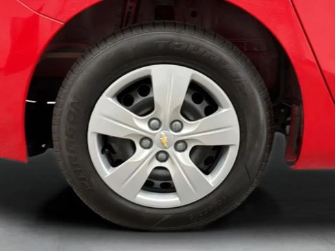 Used 2017 Chevrolet Cruze LS FWD image 26