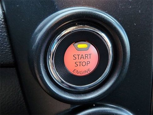 Used 2024 Nissan Titan PRO-4X w/ Pro-4x Convenience Package image 21