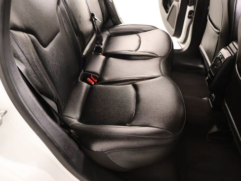 Used 2025 Jeep Compass Limited image 14