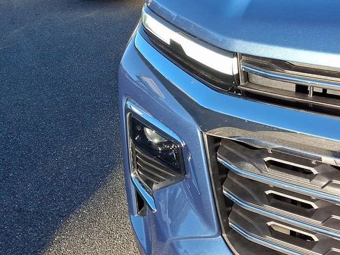 Used 2025 Chevrolet Traverse LT image 16