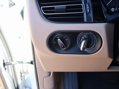 New 2026 Porsche Macan image 34