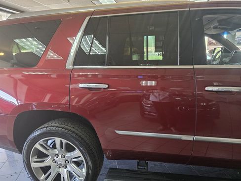 Used 2019 Cadillac Escalade Premium Luxury AWD/4WD image 21