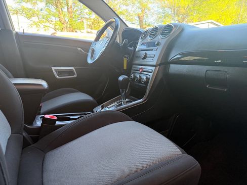 Used 2013 Chevrolet Captiva Sport LS image 19