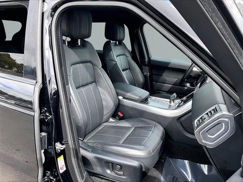 Used 2019 Land Rover Range Rover Sport SE image 8