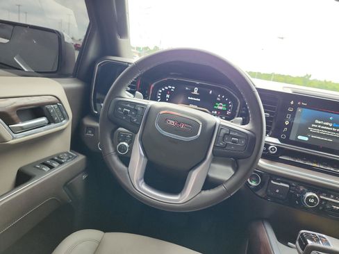 Certified 2025 GMC Sierra 1500 SLT w/ SLT Premium Package AWD/4WD image 15