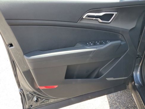 New 2025 Kia Sportage LX image 8
