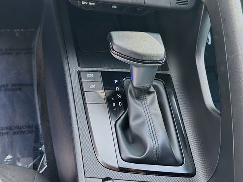 Used 2025 Hyundai Elantra Sport FWD image 14