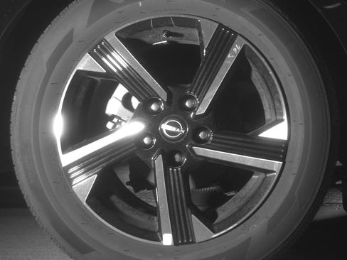 Used 2025 Nissan Sentra SV FWD image 15