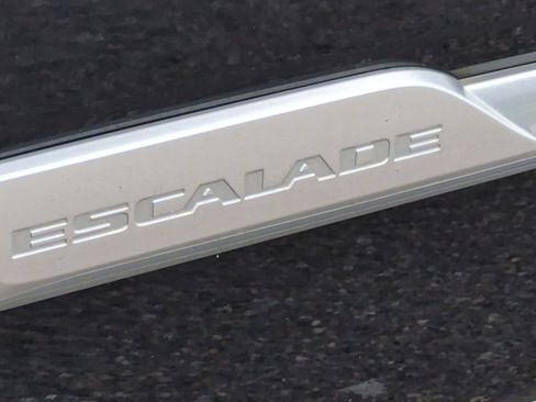 Used 2019 Cadillac Escalade Luxury w/ LPO, Radiant Package AWD/4WD image 13