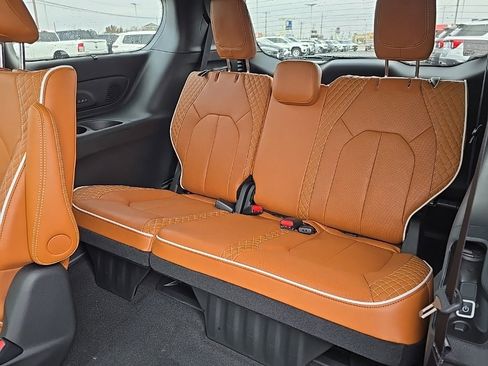 New 2026 Chrysler Pacifica Pinnacle image 49