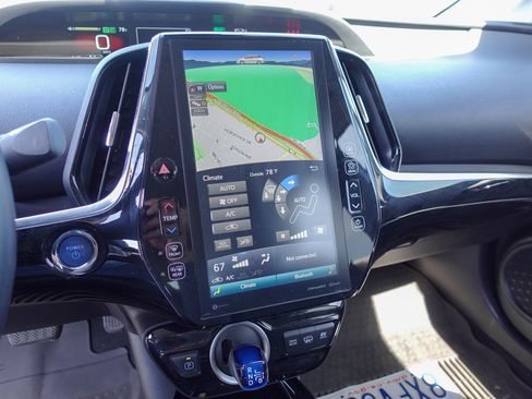 Used 2022 Toyota Prius Prime XLE FWD image 19