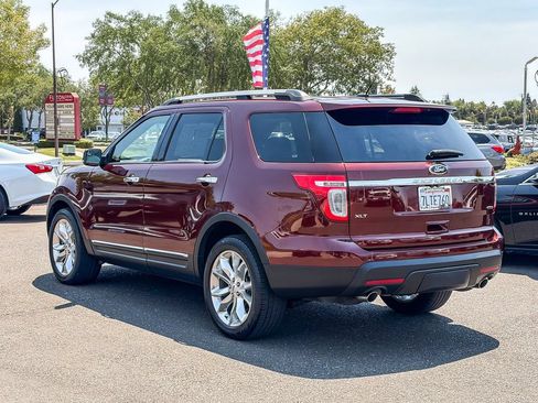Used 2015 Ford Explorer XLT w/ Equipment Group 202A AWD/4WD image 2