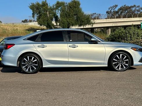 Certified 2022 Honda Civic EX image 4