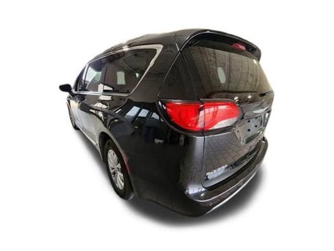 Used 2018 Chrysler Pacifica Touring-L w/ Premium Audio Group image 11
