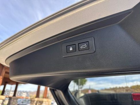 Used 2022 Subaru Outback Limited image 38