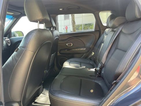 Used 2015 Kia Soul + w/ Primo Package FWD image 20
