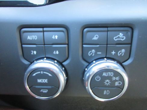 New 2026 GMC Sierra 2500 Denali Ultimate w/ Max Trailering Package image 17