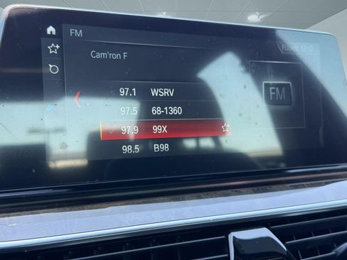 Used 2018 BMW 530i xDrive AWD/4WD image 19