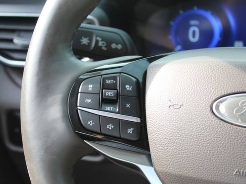 Used 2023 Ford Explorer Platinum w/ Technology Package AWD/4WD image 19