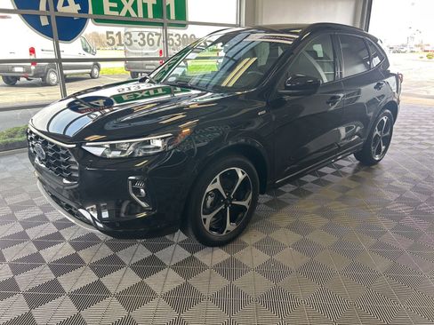 Used 2023 Ford Escape ST-Line Elite image 3