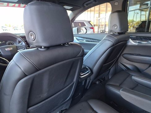 Used 2025 Cadillac XT6 Premium Luxury FWD image 13