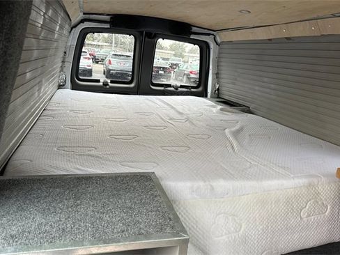 Used 2018 GMC Savana 3500 LT w/ LT Preferred Equipment Group image 18