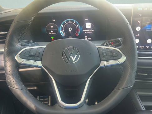 New 2026 Volkswagen Tiguan SE R-Line FWD image 22