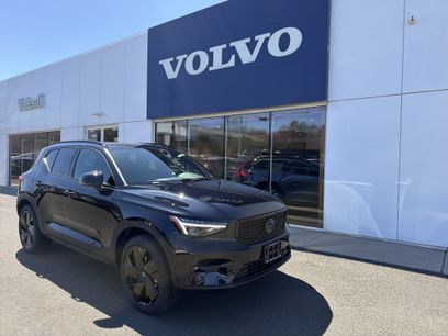 New 2026 Volvo XC40 B5 Ultra w/ Protection Package Premier
