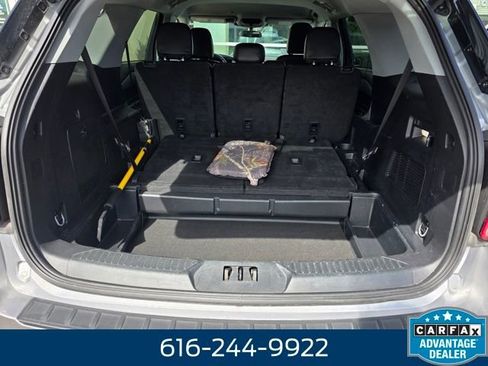 Used 2023 Ford Explorer XLT w/ Equipment Group 202A AWD/4WD image 7