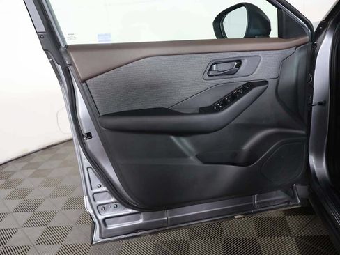 Used 2023 Nissan Rogue S AWD/4WD image 19