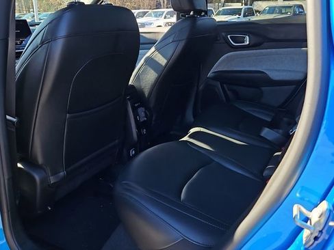 Used 2024 Jeep Compass Latitude w/ Sun and Sound Group image 11
