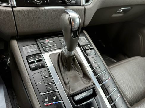 Used 2016 Porsche Macan S AWD/4WD image 40