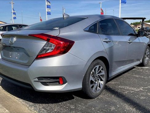 Used 2018 Honda Civic EX image 2