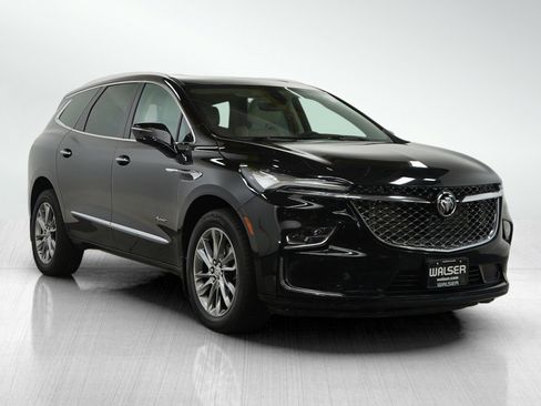 Used 2024 Buick Enclave Avenir image 7