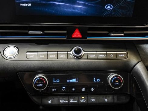 Used 2023 Hyundai Elantra Limited FWD image 33
