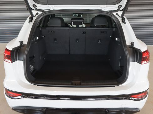 New 2027 Audi SQ6 e-tron Premium Plus AWD/4WD image 12