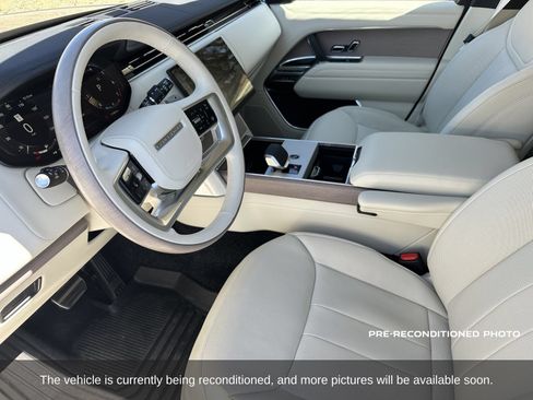 Used 2025 Land Rover Range Rover SE AWD/4WD image 12