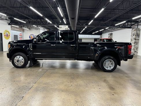 Used 2019 Ford F450 Platinum w/ Platinum Ultimate Package AWD/4WD image 4