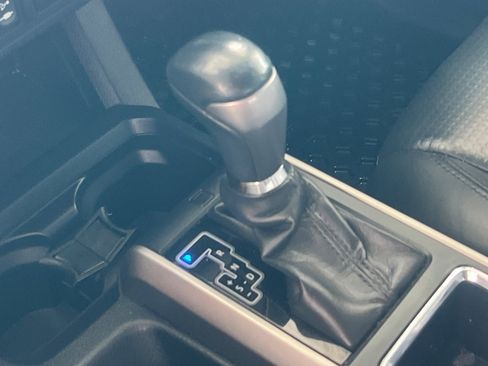 Used 2018 Toyota Tacoma Limited image 17